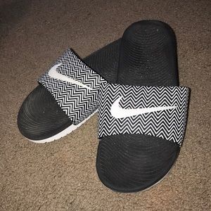 Chevron Nike slides